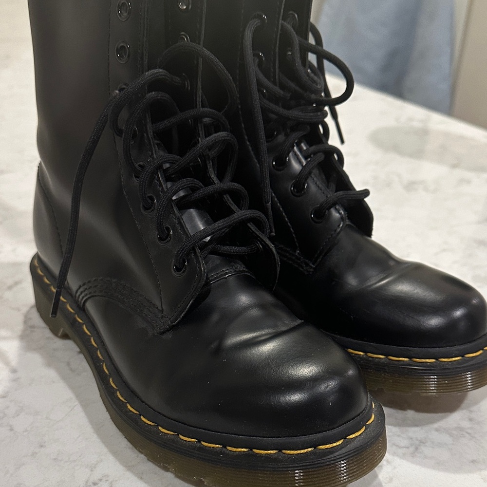 Doc Martens - Picture 6 of 8